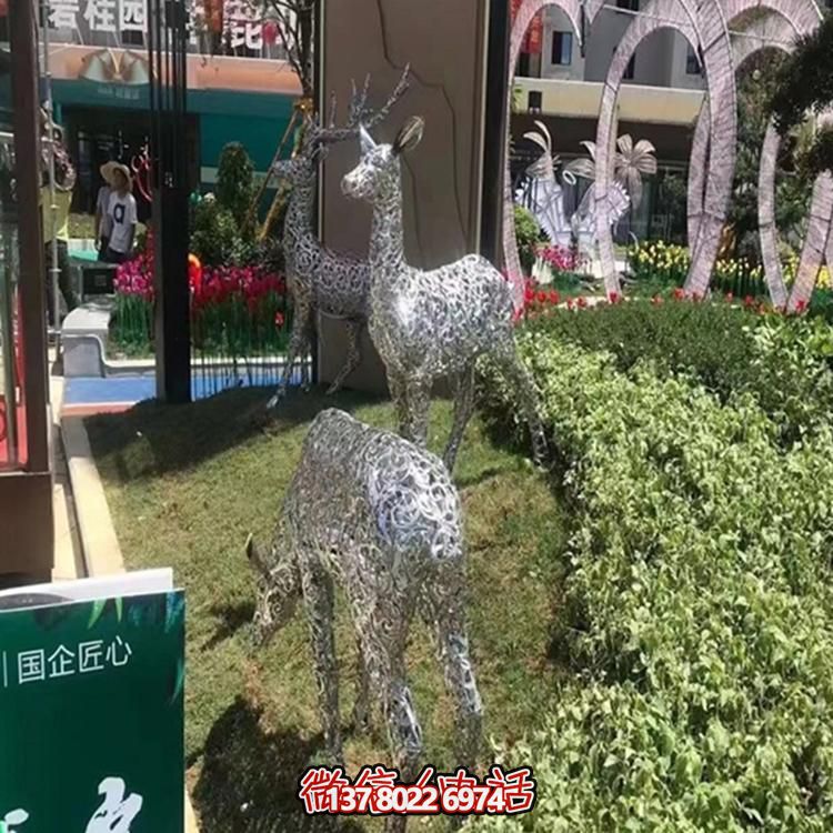 現(xiàn)代不銹鋼鏤空動物雕塑——點亮生活的精彩