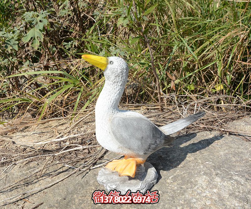 公園湖邊創意個性玻璃鋼仿真動物鴿子雕塑